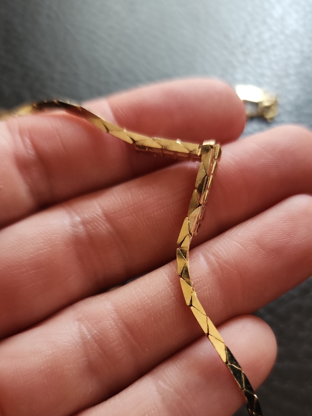 VTG Elegant Gold-Tone Women's V Necklace with Pavé Accent - Picture 6 of 10